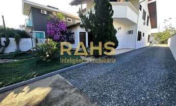 Imagem: Sobrado com 4 quartos sendo uma suíte com