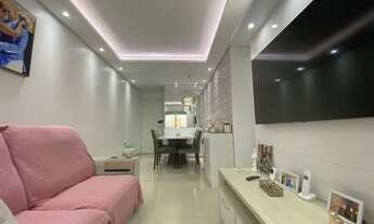 Imagem 2: Apartamento para aluguel e venda possui 56 metros quadrados com 2 quartos