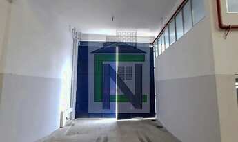 Imagem 6: Galpão de 1.200m² com Escritórios e Estrutura Completa em Excelente Localização Bonsucess