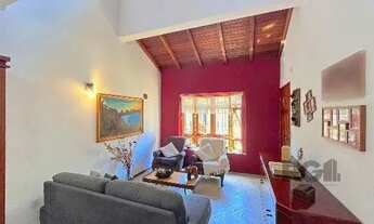 Imagem 4: Casa em Porto Alegre, no bairro Hípica, com 3 dormitório(s), e 2 banheiros, à venda