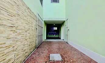 Imagem 3: Casa duplex com quintal, junto e a lado ao centro de São Gonçalo