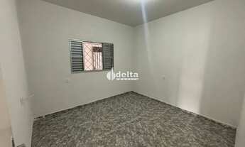 Imagem 2: Casa residencial disponível para venda no bairro Laranjeiras em Uberlândia-MG