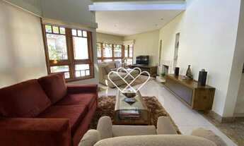 Imagem 6: Elegância e Conforto: Casa com Piscina e Churrasqueira no Centro de Gravataí!