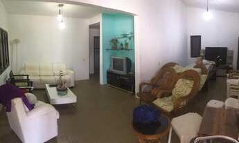 Imagem 4: JN) Casa grande com piscina, rua pavimentada, pode financiar!