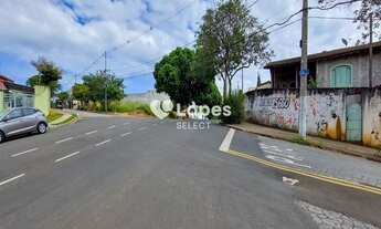Imagem 4: Casa com 04 quartos,03 suites,05 banheiros,vagas para 04 carros, em bairro tradicional de