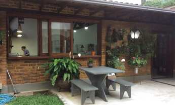 Imagem 3: Casa com 3 quartos (1 suíte) - Bairro Chácara Flora - Petrópolis, RJ