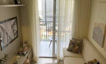 Imagem 2: Apartamento de 2 dormitórios com varanda e vaga no Campo Limpo