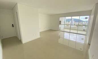 Imagem 2: Lindo Apartamento com 2 Suítes e vista permanente para o mar, a 2 quadras da praia em Nave