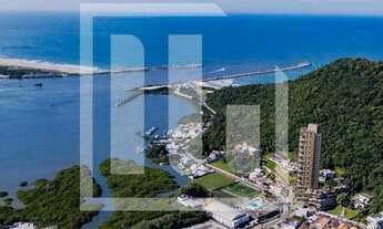 Imagem 4: Apartamento para Venda em Itajaí, Fazenda, 2 dormitórios, 2 suítes, 3 banheiros, 2 vagas