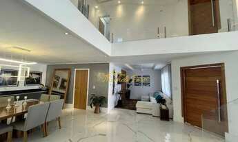 Imagem 2: Luxuosa casa duplex em terreno inteiro com área gourmet e piscina com 4 quartos, 450 m²- v