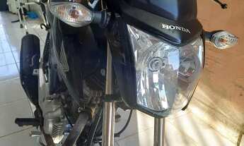 Imagem 3: Dou essa moto como entrada em uma casa