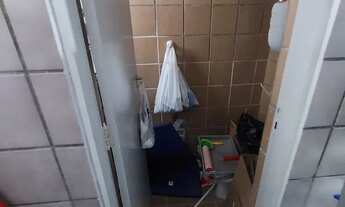 Imagem 4: Quarto em apartamento semi imobiliado