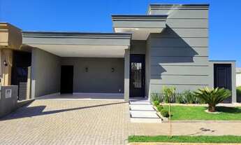 Imagem 2: Casa de condomínio térrea para venda possui 130 metros quadrados com 3 quartos