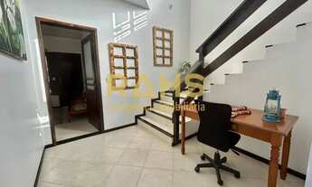 Imagem 6: Sobrado com 4 quartos sendo uma suíte com closet e 1 demi suite no piso inferior no Anita