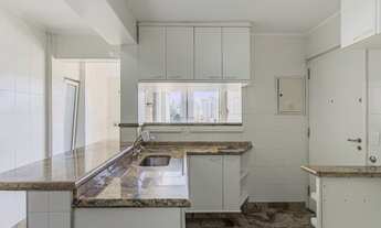 Imagem 2: Apartamento amplo e reformado com 2 dormitórios, lavabo e 1 vaga para locação Jd. Paulista