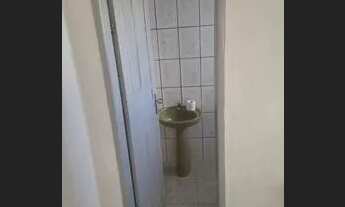 Imagem 4: Casa 1 quarto, 1 sala, cozinha ampla, banheiro e área, no bairro Diniz 2 * tel