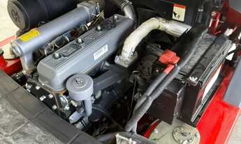 Imagem 2: Empilhadeira capacidade de carga: 4 tonelas, Ano 2022, 376 horas de uso apenas, revisada