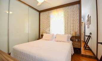 Imagem 7: CASA SEMIMOBILIADA COM 3 QUARTOS 1 SUÍTE E VAGA PARA 4 CARROS NA TRINDADE FLORIANÓPOLIS