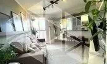 Imagem 3: Amplo Apartamento Reformado de 2 Quartos e Garagem na Coronel Massot