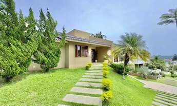 Imagem 2: Casa em condomínio central com 4 quartos e incríveis 315m² de área construída!