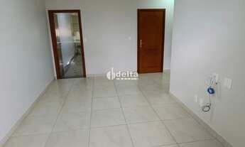 Imagem 2: Apartamento com 3 quartos sendo 1 suíte disponível para locação no bairro Centro em Uberlâ