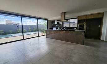 Imagem: Casa para aluguel com 318m² e 4 quartos