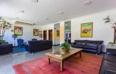 Imagem: Ampla casa comercial ideal para clínica