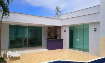 Imagem 7: ALUGO CASA MOBILIADA COM TRÊS SUÍTES SENDO UMA MASTER. TEM ENERGIA SOLAL, COM 300m2,. ( AL