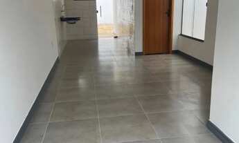 Imagem 2: Vendo casa de 2/4 sendo uma suíte no sim