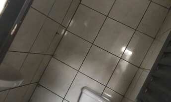 Imagem 6: Sobrado (parte superior) com 1 quarto, sala, banheiro, cozinha e área no bairro Dom Almir