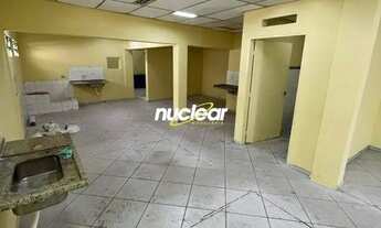 Imagem 4: Prédio comercial com 10 salas e 7 banheiros