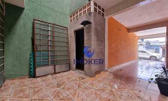 Imagem 3: Residência multifamiliar com salão comercial; 3 moradias da mesma família; 3 vagas