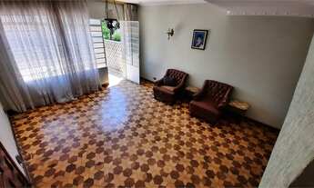 Imagem: Sobrado em excelente localização. Está