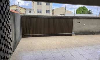 Imagem 2: Casa para venda com 214 metros quadrados com 4 quartos em Vila União - Fortaleza - CE