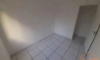 Imagem 4: Espaçoso Apartamento de 2 Quartos com Área Externa e Cozinha Planejada no Candelária