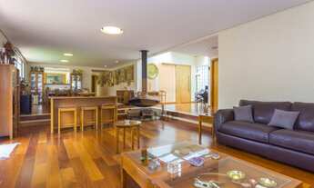 Imagem 3: Casa Térrea com 5 Dormitórios e 6 Vagas em Alto de Piheiros