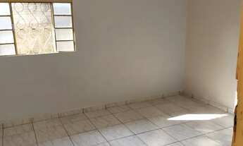 Imagem 3: ALUGO CASA no setor garavelo 1.100