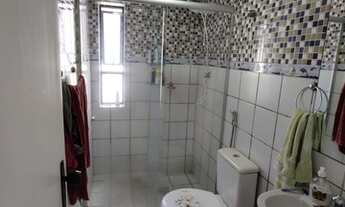 Imagem 4: Apartamento para venda possui 32 metros quadrados, em Candeias, 30 metros da praia