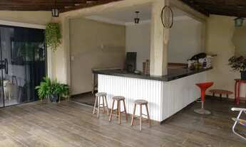 Imagem 4: Vendo uma casa linda recém reformada. ainda finalizando pintura