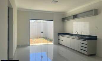 Imagem 4: Casa em Caldas Novas, 3Q, suíte, laje, pé direito duplo, pias esculpidas, LED, porcelanato