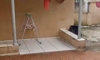 Imagem 2: Casa principal + 4 kitnets independente. Ótima localização no Mangalot