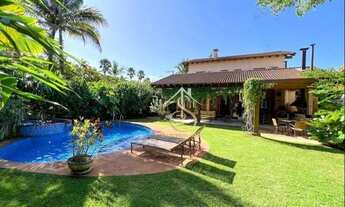 Imagem 5: Condomínio Jardim Acapulco Guarujá. Casa com construção sólida, muita madeira, espaços a