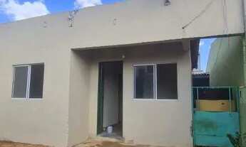 Imagem: Casa com 2 quartos quintal/garagem para