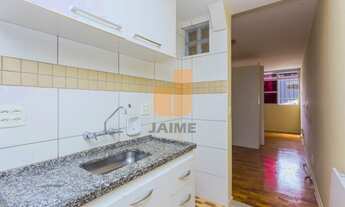 Imagem 7: Apartamento com 36 m2, dois ambientes, sala e quarto integrados,cozinha, banheiros e área