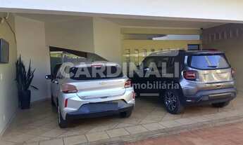 Imagem 2: Sobrado com excelente localização, próximo a supermercados e comércio