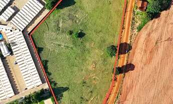 Imagem 2: Área Comercial ao lado do condomínio Golden Park