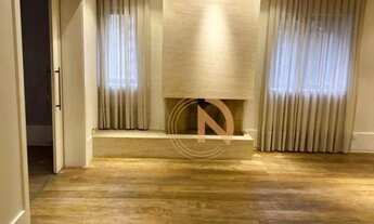 Imagem 2: Apartamento com 220m², 4 quartos, 3 suítes, 5 banheiros e 3 vagas de garagem