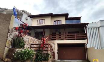 Imagem 2: Casa Com Piscina e Linda Vista Para o Mar em São José/SC