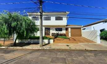 Imagem: SOBRADO COM 03 DORMITÓRIOS