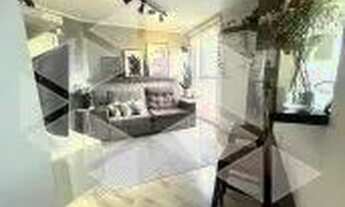 Imagem 6: Amplo Apartamento Reformado de 2 Quartos e Garagem na Coronel Massot